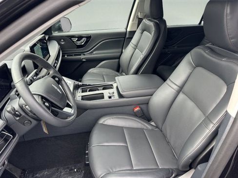 New 2026 Lincoln Aviator AWD image 9