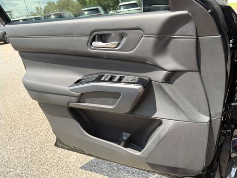 New 2026 Nissan Pathfinder SL FWD image 18