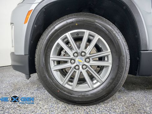 Used 2023 Chevrolet Traverse LT w/ LPO, Floor Liner Package AWD/4WD image 48