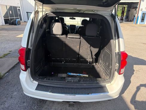 Used 2015 Dodge Grand Caravan R/T w/ Driver Convenience Group FWD image 11