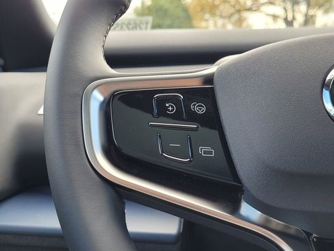 New 2026 Volvo EX30 Plus w/ Protection Package image 17