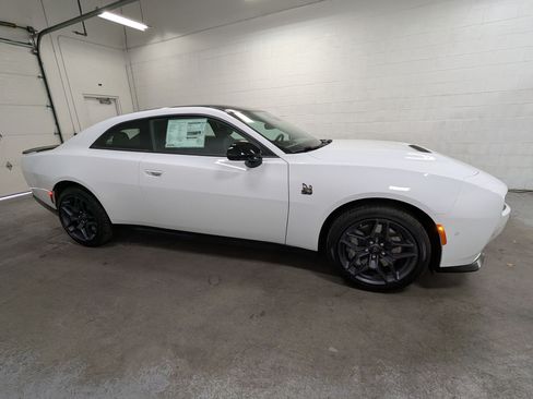 New 2026 Dodge Charger Scat Pack w/ Blacktop Package AWD/4WD image 3
