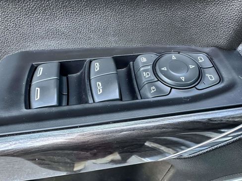 Used 2020 Chevrolet Silverado 2500 LTZ w/ LTZ Convenience Package image 9