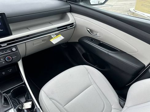 Used 2025 Hyundai Tucson SE AWD/4WD image 20