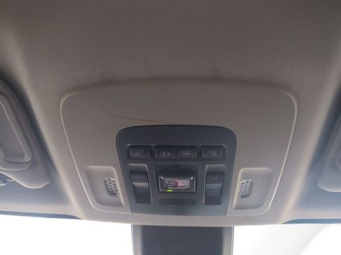 Used 2020 Toyota Camry SE image 5