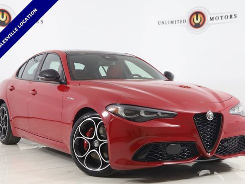 Used 2024 Alfa Romeo Giulia Veloce image 1