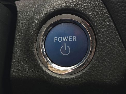 Used 2022 Toyota RAV4 XLE image 16