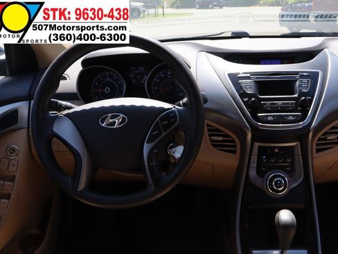 Used 2013 Hyundai Elantra GLS FWD image 17