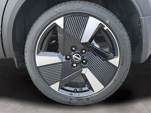 New 2026 Nissan Kicks SR image 18