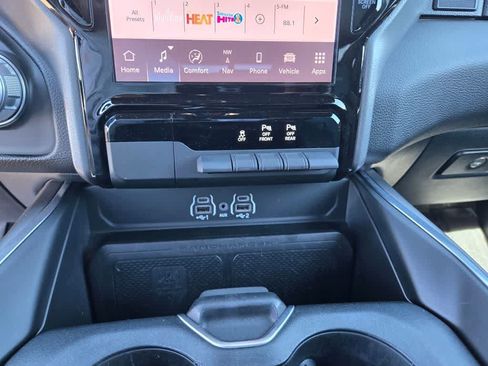 Used 2025 RAM 1500 Laramie AWD/4WD image 15