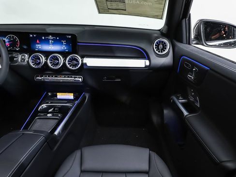 New 2026 Mercedes-Benz GLB 250 4MATIC image 17