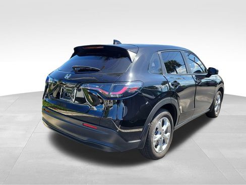 Used 2023 Honda HR-V LX image 9