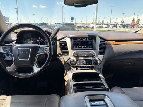 Used 2019 GMC Yukon XL Denali w/ Denali Ultimate Package AWD/4WD image 12