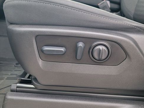 Used 2022 Chevrolet Silverado 1500 LT w/ Bed Protection Package image 11