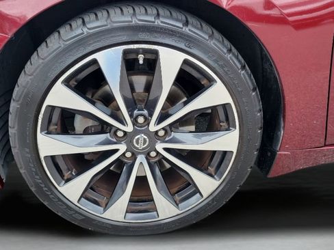 Used 2016 Nissan Maxima SR FWD image 10
