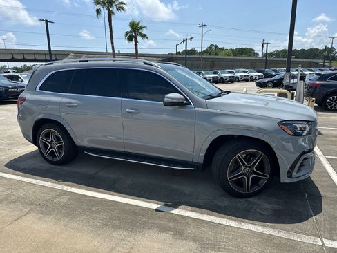 Used 2025 Mercedes-Benz GLS 450 4MATIC image 5
