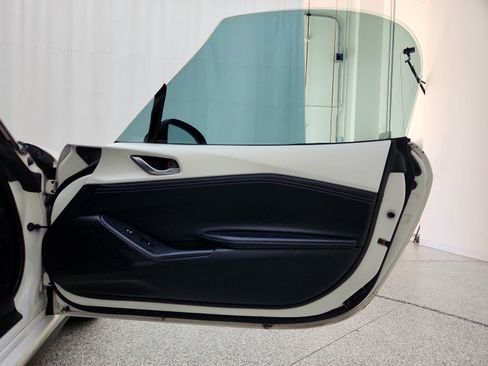 Used 2022 MAZDA MX-5 Miata Grand Touring w/ Weather Package RWD image 29