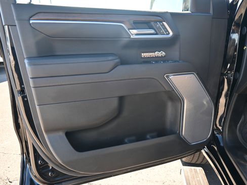 Used 2025 Chevrolet Silverado 1500 High Country w/ High Country Premium Package image 16