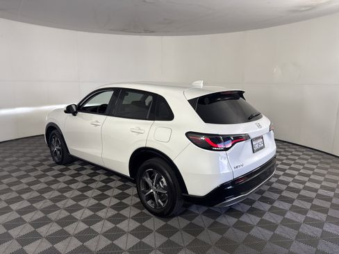 Certified 2024 Honda HR-V EX-L image 6
