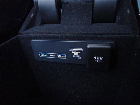 Used 2020 Land Rover Range Rover Velar R-Dynamic S image 22