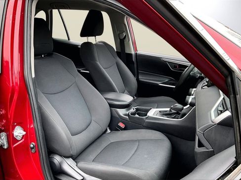 Used 2021 Toyota RAV4 LE image 20