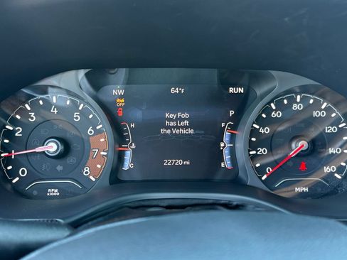 Used 2025 Jeep Compass Trailhawk AWD/4WD image 39