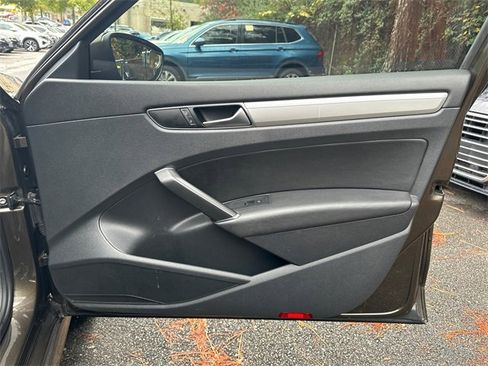 Used 2019 Volkswagen Passat 2.0T Wolfsburg w/ Wheels & Sunroof Package image 15