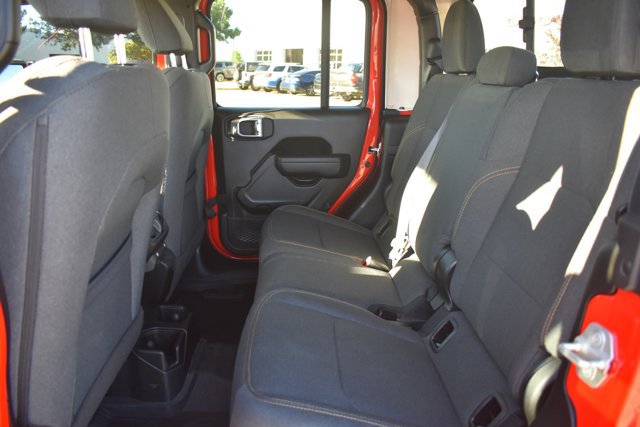 Used 2024 Jeep Gladiator Sport AWD/4WD image 16