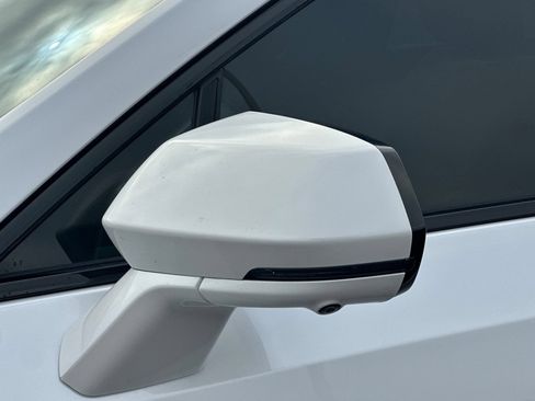 Used 2025 Cadillac XT4 Sport w/ LPO, Onyx Lite Package FWD image 54