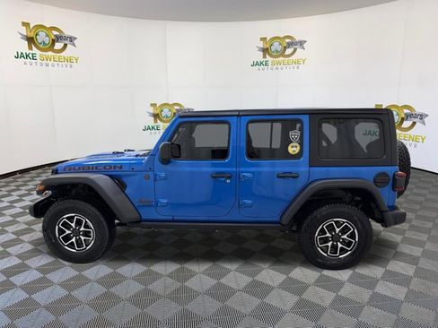 Used 2024 Jeep Wrangler Unlimited Rubicon AWD/4WD image 6