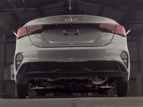 Used 2024 Kia Forte LXS FWD image 9