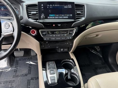 Used 2019 Honda Pilot Touring image 46