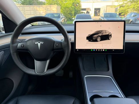 Used 2023 Tesla Model Y Long Range AWD/4WD image 13