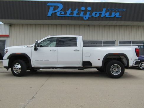Used 2023 GMC Sierra 3500 Denali w/ Denali Ultimate Package AWD/4WD image 11