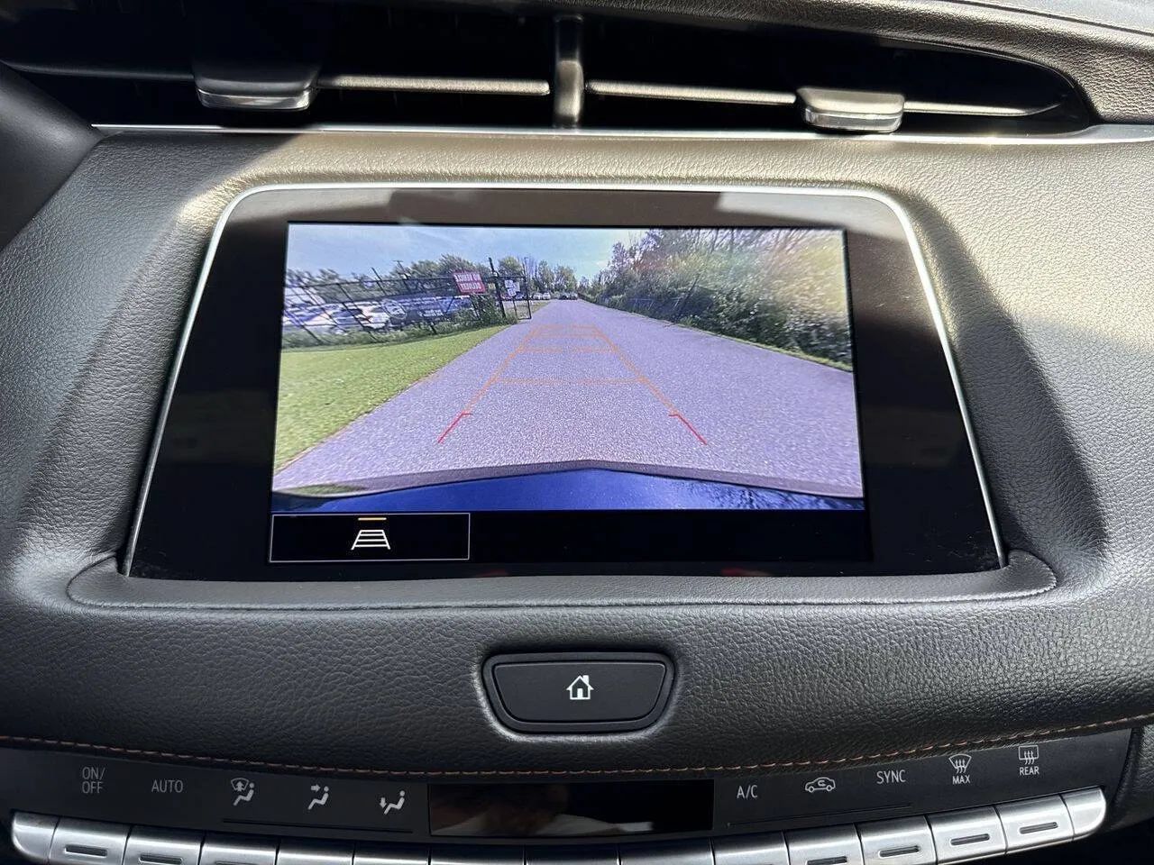 Used 2023 Cadillac XT4 Sport AWD/4WD image 16