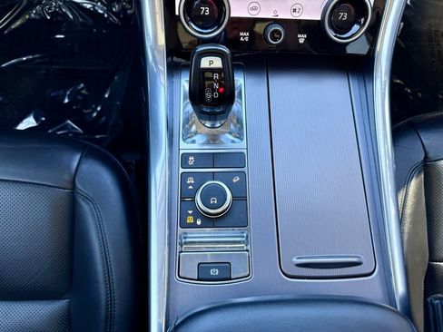 Used 2018 Land Rover Range Rover Sport HSE AWD/4WD image 19