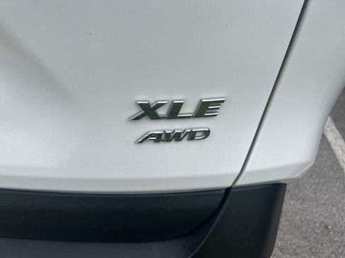 Used 2020 Toyota RAV4 XLE w/ XLE Grade Weather Package AWD/4WD image 6