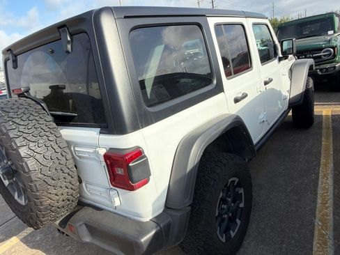 Used 2025 Jeep Wrangler Unlimited Rubicon AWD/4WD image 5