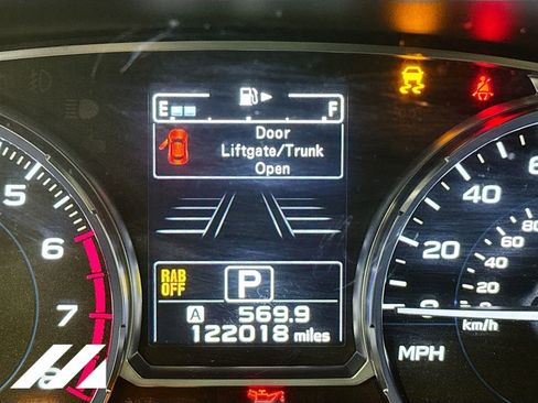 Used 2018 Subaru Forester 2.5i Touring w/ Popular Package #2 AWD/4WD image 14