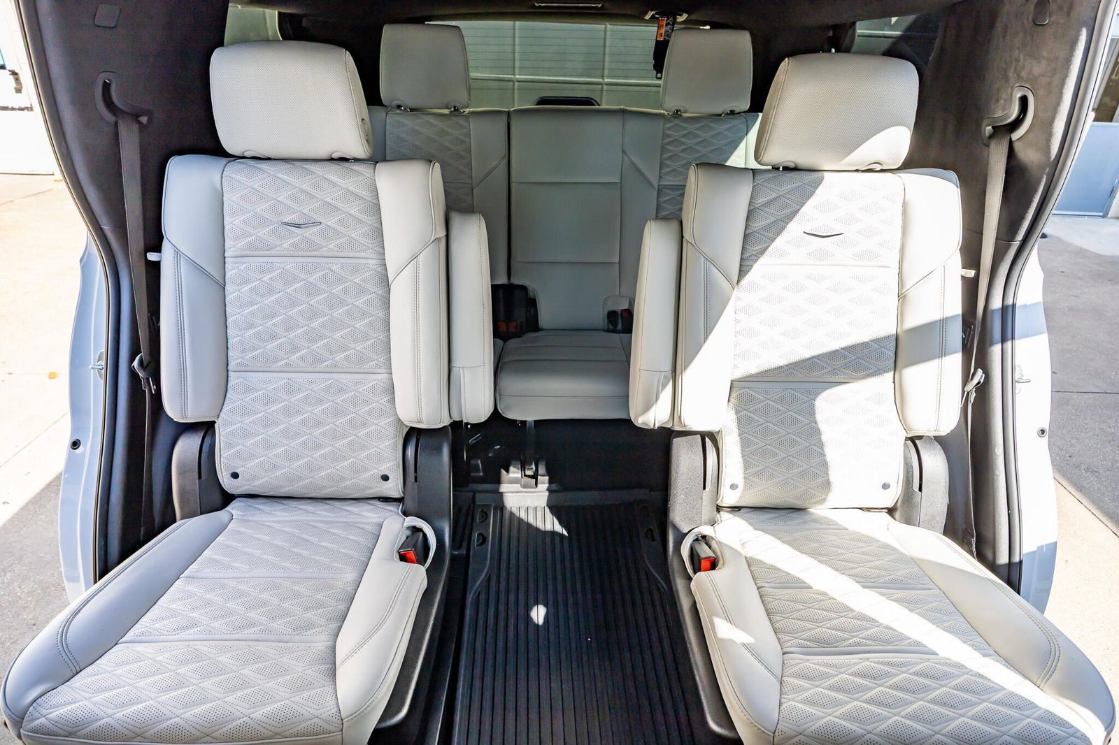 Used 2026 Cadillac Escalade Platinum Sport w/ LPO, Floor Liner Package AWD/4WD image 38