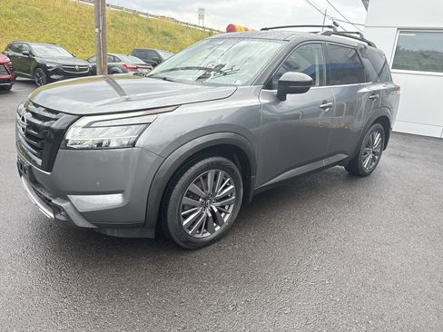 Used 2023 Nissan Pathfinder SL w/ SL Premium Package AWD/4WD image 7