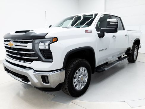 Used 2024 Chevrolet Silverado 2500 LTZ w/ LTZ Convenience Package AWD/4WD image 21