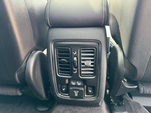 Used 2018 Jeep Grand Cherokee SRT AWD/4WD image 31