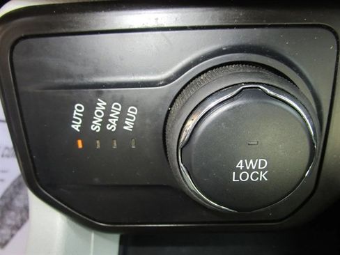 Used 2022 Jeep Renegade Limited image 13