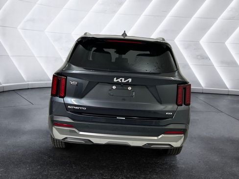 Used 2024 Kia Sorento S AWD/4WD image 5