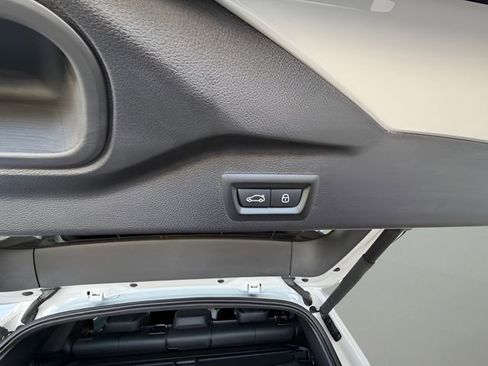 Used 2023 BMW X5 sDrive40i w/ Parking Assistance Package image 37