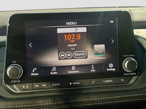Used 2022 Nissan Rogue SV AWD/4WD image 19
