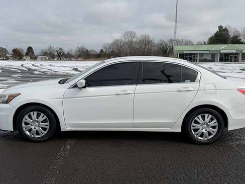 Used 2011 Honda Accord LX image 4