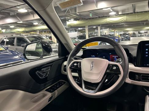 Used 2026 Lincoln Aviator AWD image 27