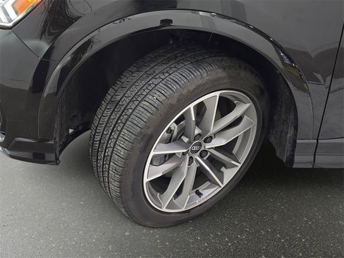 Certified 2025 Audi Q3 2.0T Premium w/ Convenience Package image 33